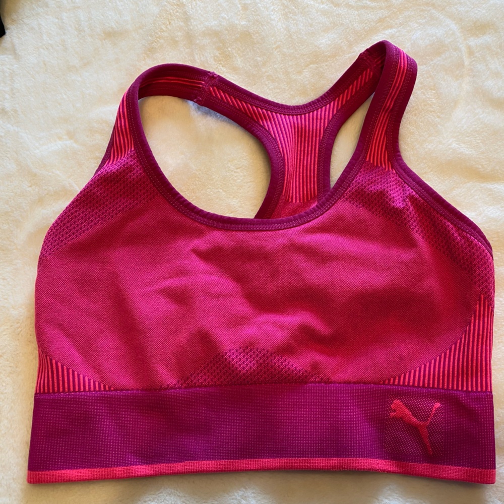 Puma women’s sports bra/ size S-CH/ color Pink